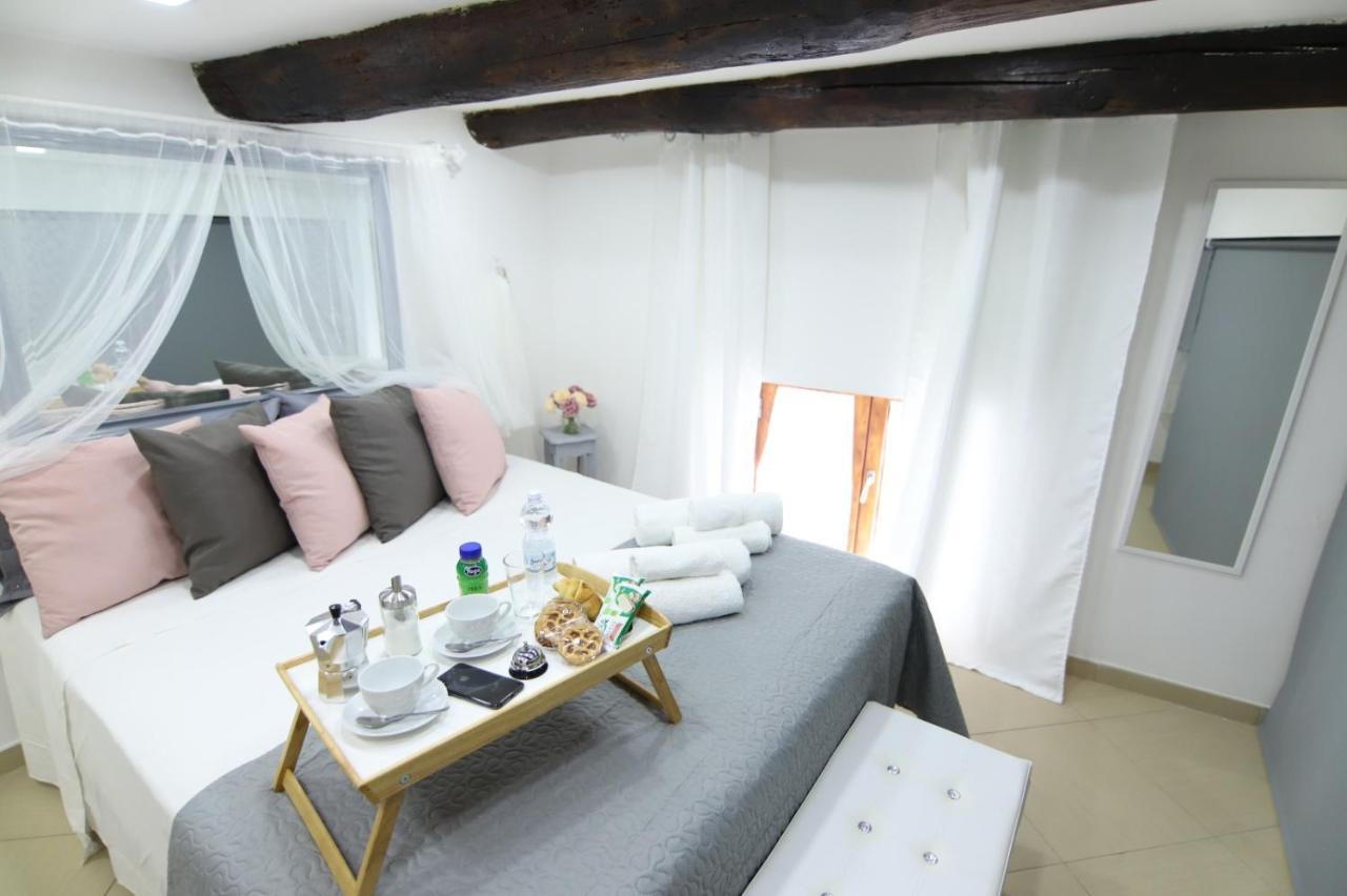 Napule - Loft Apartment เนเปิลส์ ภายนอก รูปภาพ