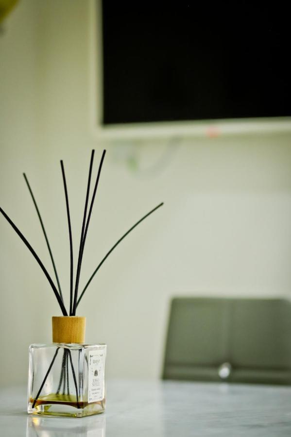 Napule - Loft Apartment เนเปิลส์ ภายนอก รูปภาพ