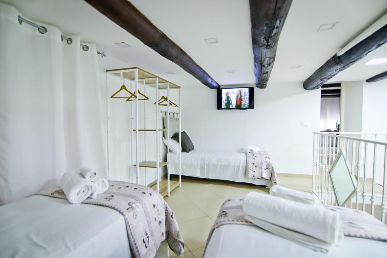 Napule - Loft Apartment เนเปิลส์ ภายนอก รูปภาพ