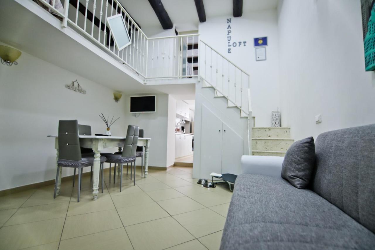 Napule - Loft Apartment เนเปิลส์ ภายนอก รูปภาพ