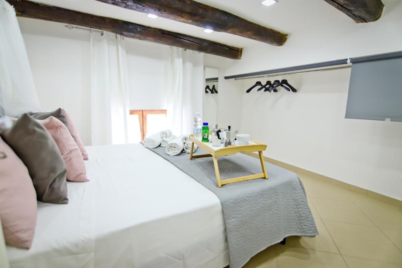 Napule - Loft Apartment เนเปิลส์ ภายนอก รูปภาพ